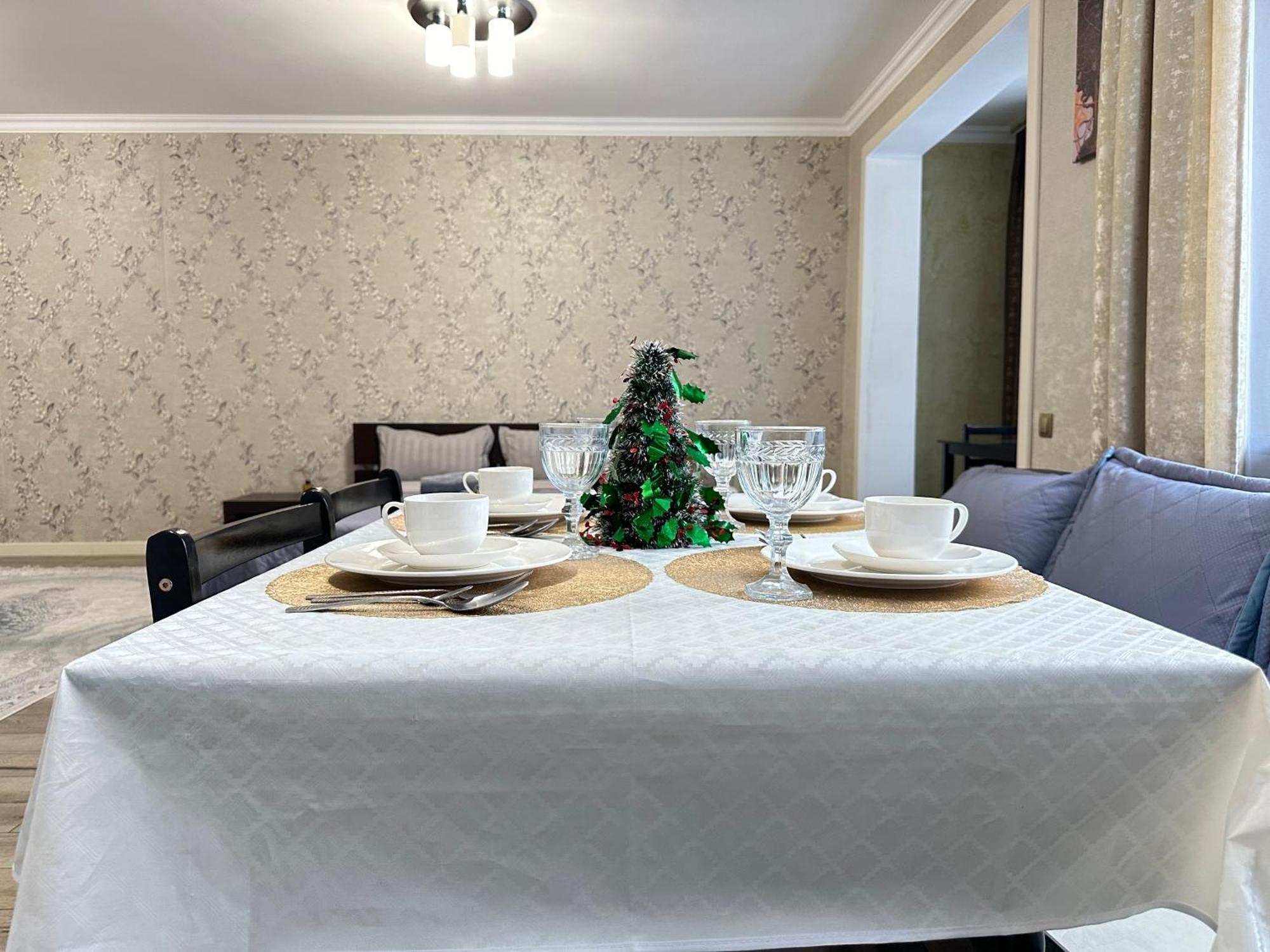 Vostochnyi Park Apartament In The Center Of Almaty Leilighet Eksteriør bilde