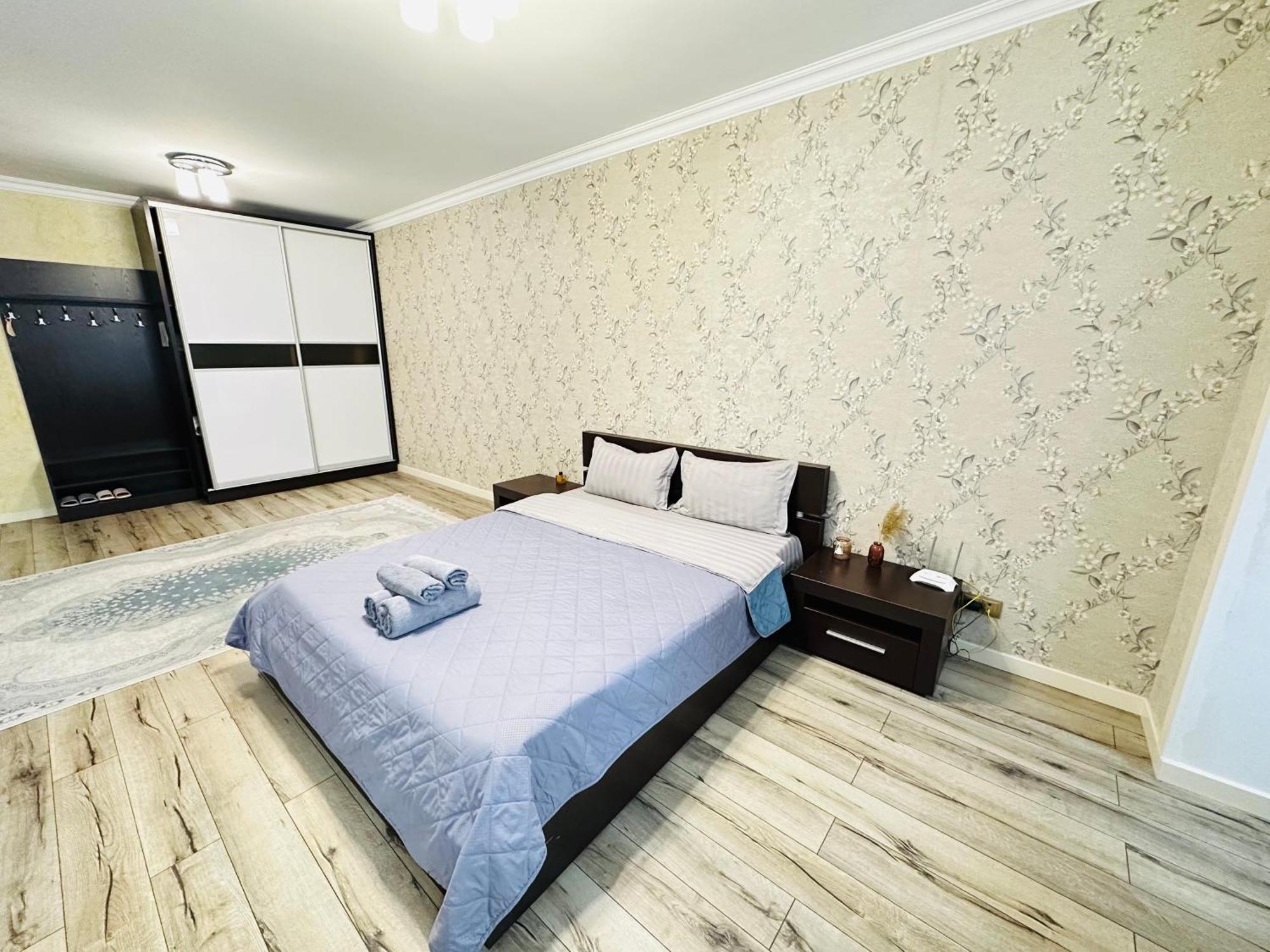 Vostochnyi Park Apartament In The Center Of Almaty Leilighet Eksteriør bilde